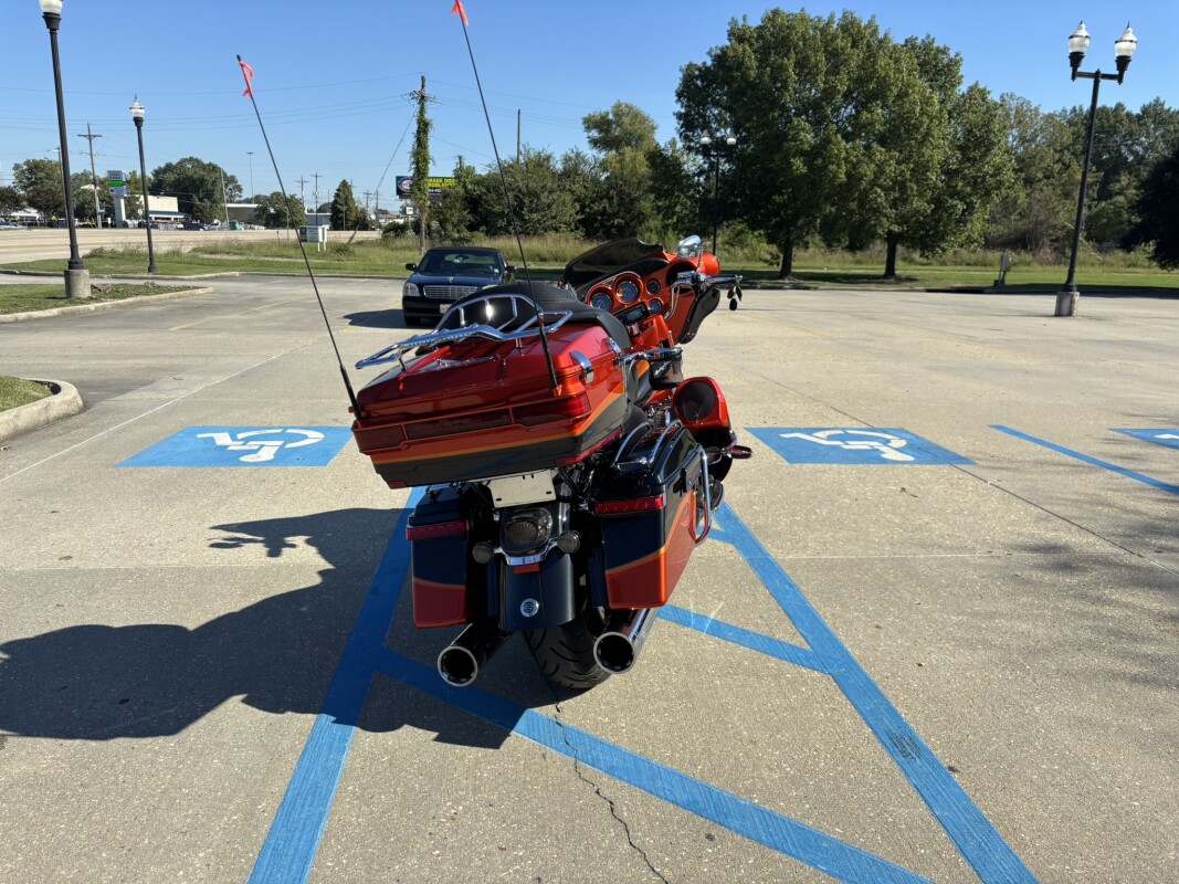 2013 Harley-Davidson CVO Ultra Classic Electra Glide - Photo 2