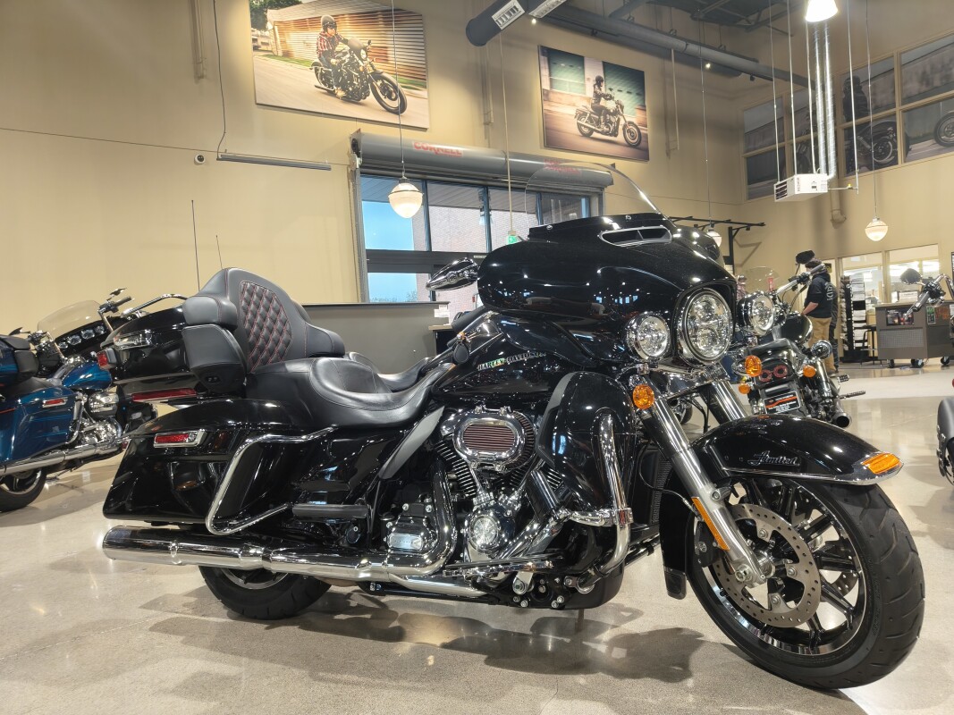 2019 Harley-Davidson Ultra Limited Vivid Black
