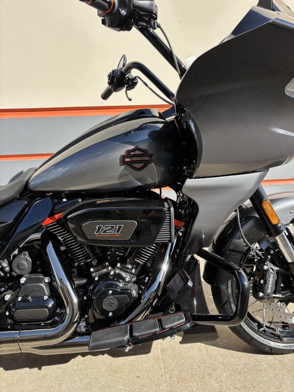 2025 Harley-Davidson CVO Road Glide RAVEN FADE - Photo 4