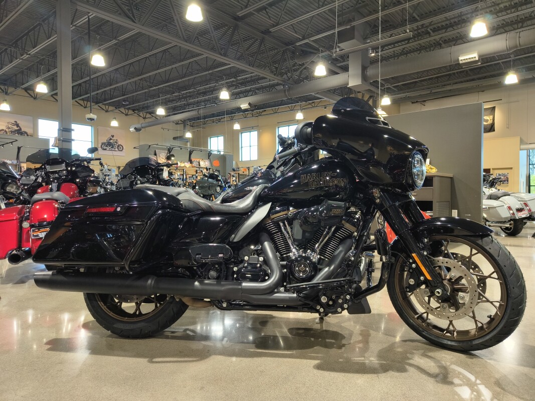 2023 Harley-Davidson Street Glide ST Vivid Black