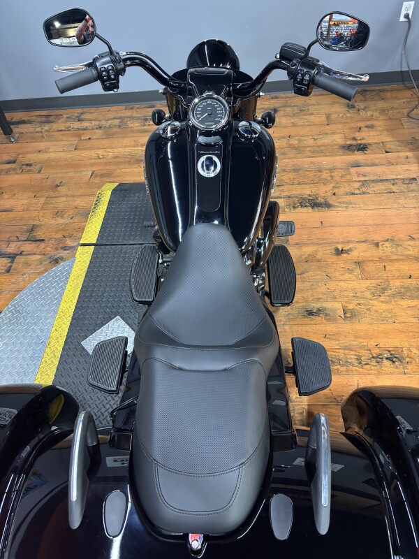 2024 Harley-Davidson Freewheeler VIVID BLACK - Photo 9