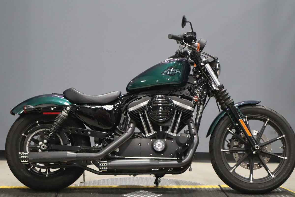 Gainster グリーンランプ 2021 Harley-Davidson® XL883N - Iron 883™ | Heart of Dixie Harley