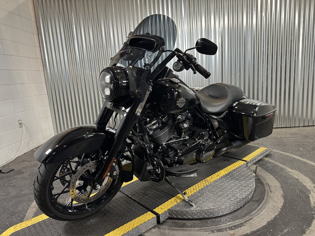 2023 Harley-Davidson Road King Special Vivid Black - Photo 4