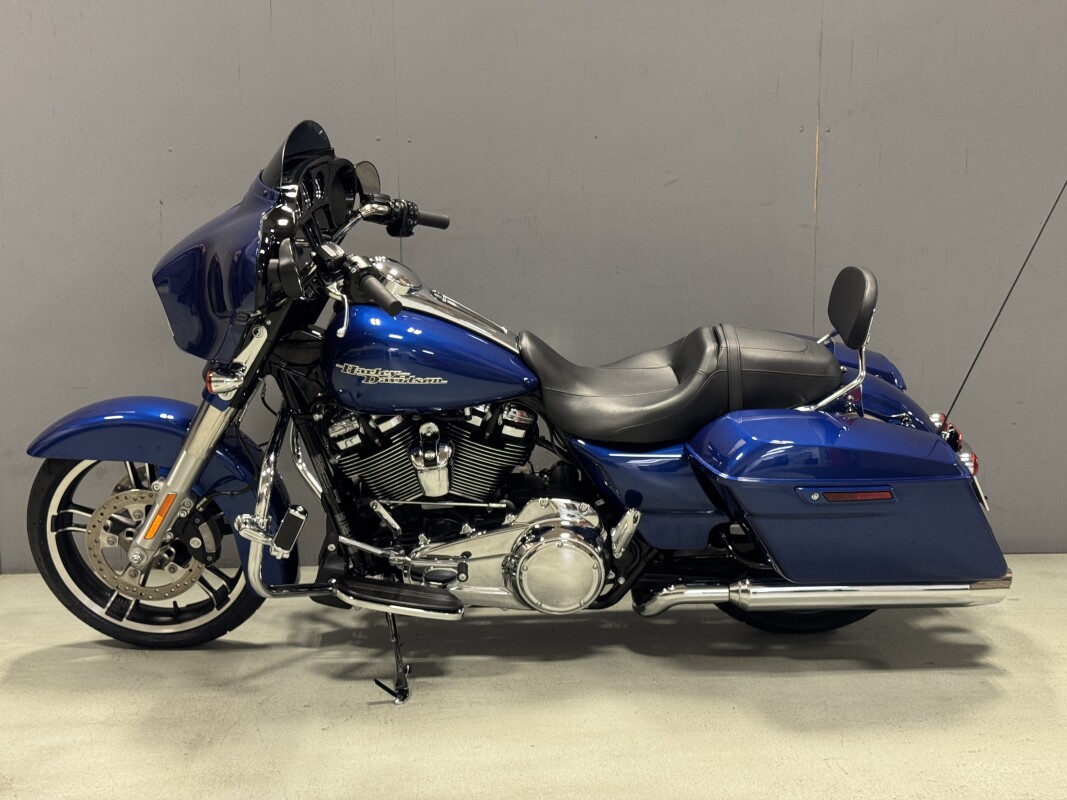 FLHXS 2017 Street Glide Special - Photo 2