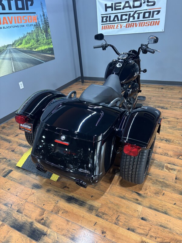 2024 Harley-Davidson Freewheeler VIVID BLACK - Photo 8