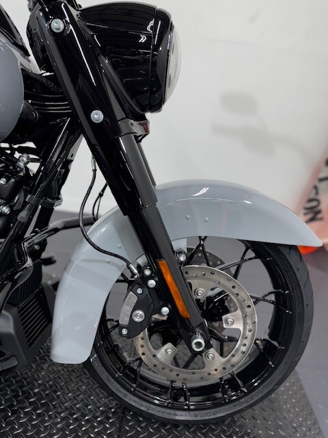 FLHRXS 2025 Road King Special - Photo 10