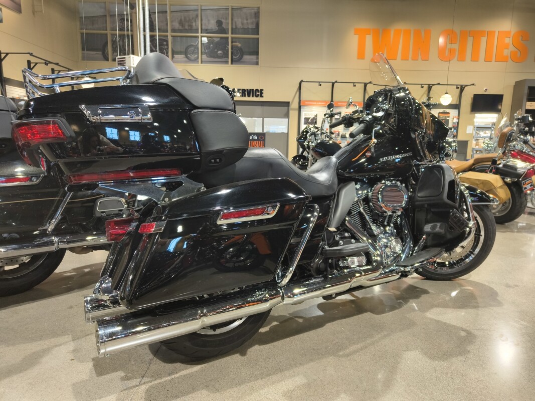 2019 Harley-Davidson Ultra Limited Vivid Black - Photo 4