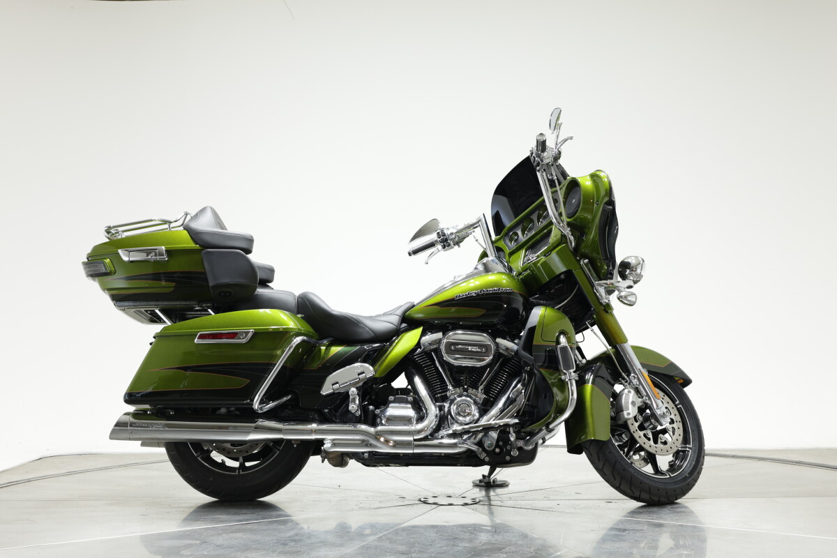 2017 Harley-Davidson FLHTKSE CVO Ultra Limited in Spiked Olive and Serpentine Green with 24946 miles