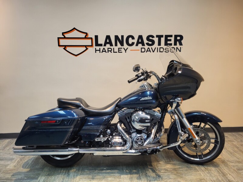 2016 Harley-Davidson<sup>®</sup> Road Glide® Special Cosmic Blue Pearl FLTRX