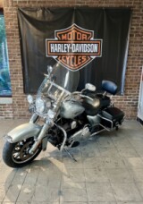 2014 Harley-Davidson® Road King® FLHR Brilliant Silver thumb 1