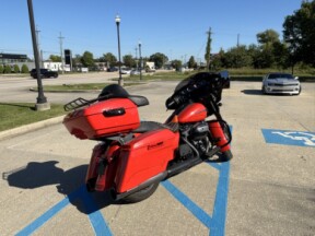 2020 Harley-Davidson® Street Glide® Special thumb 2