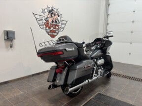 2022 Harley-Davidson® Road Glide® Limited Gauntlet Gray Metallic/Vivid Black thumb 2
