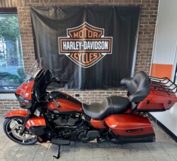 2025 Harley-Davidson® Street Glide® Ultra FLHXU Whiskey Fire / Vivid Black - Black Finish thumb 0