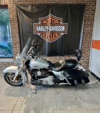 2014 Harley-Davidson® Road King® FLHR Brilliant Silver thumb 0