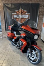 2025 Harley-Davidson® Street Glide® Ultra FLHXU Whiskey Fire / Vivid Black - Black Finish thumb 3