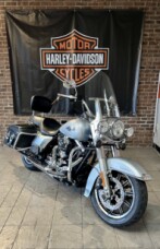 2014 Harley-Davidson® Road King® FLHR Brilliant Silver thumb 3