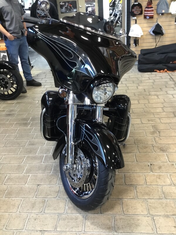 2011 Harley-Davidson Electra Glide Ultra Limited Vivid Black - Photo 9