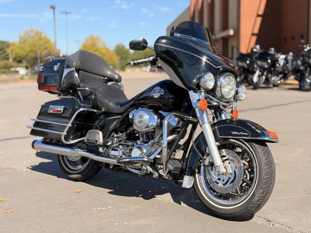 2005 Harley-Davidson Electra Glide Ultra Classic FLHTCU BLACK 631388 - Photo 2