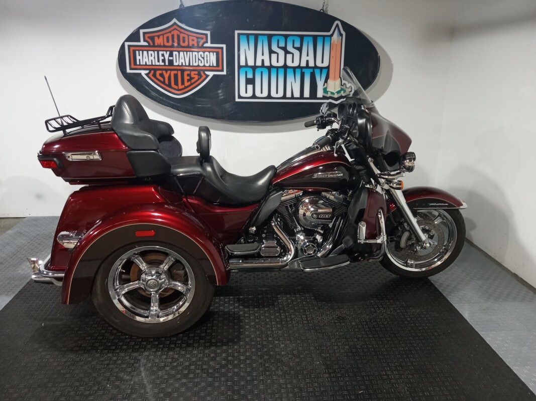 2015 Harley Davidson Tri Glide Ultra Classic Two-Tone Mysterious Red Sunglo/Blackened Cayenne Sunglo