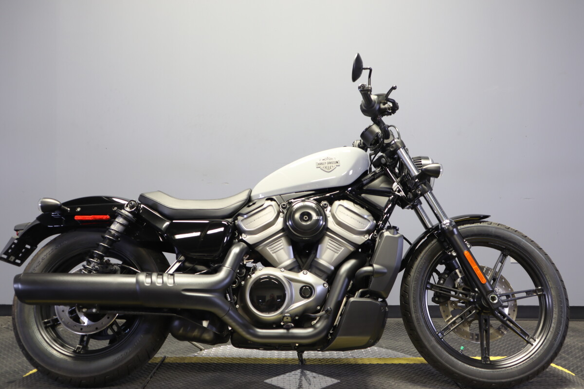 2023 Harley-Davidson® Nightster™ Special Vivid Black | Summit