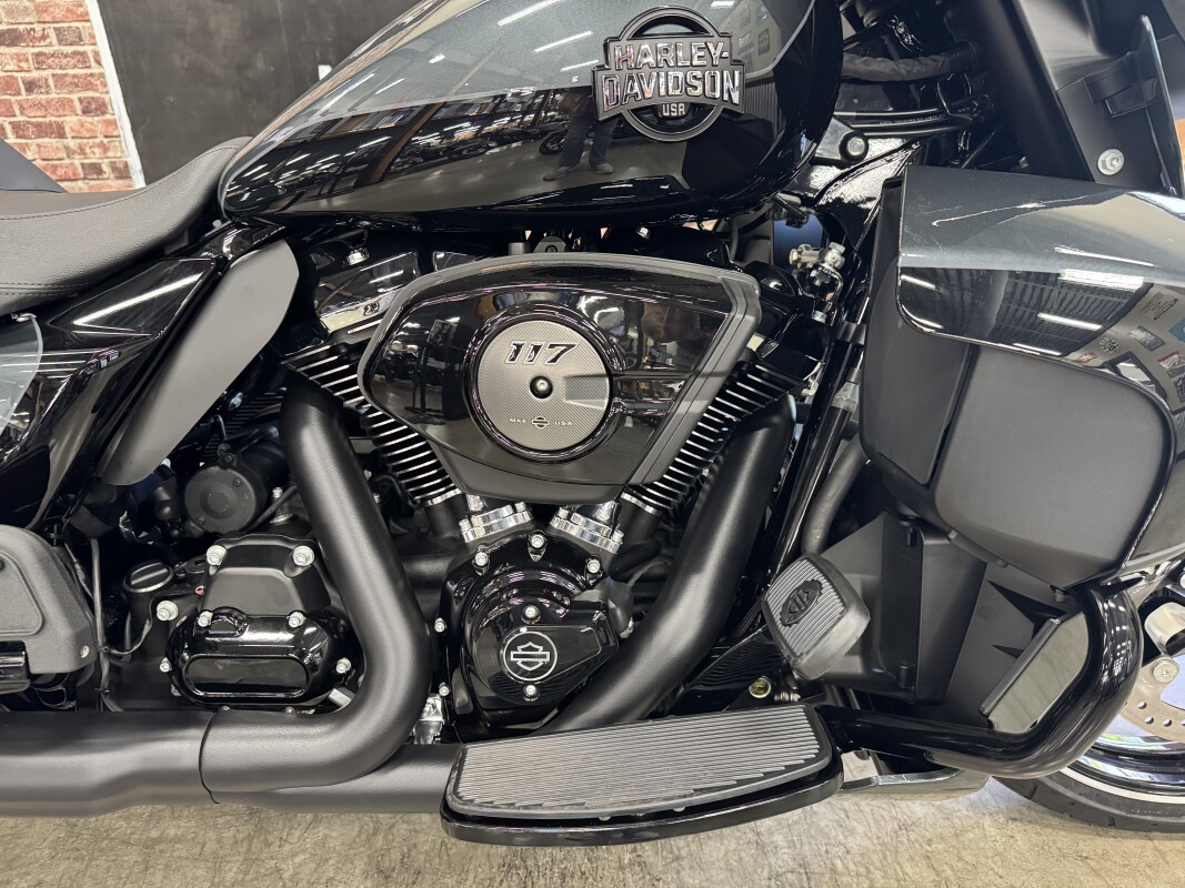 2025 Harley-Davidson Street Glide Ultra FLHXU - Photo 2
