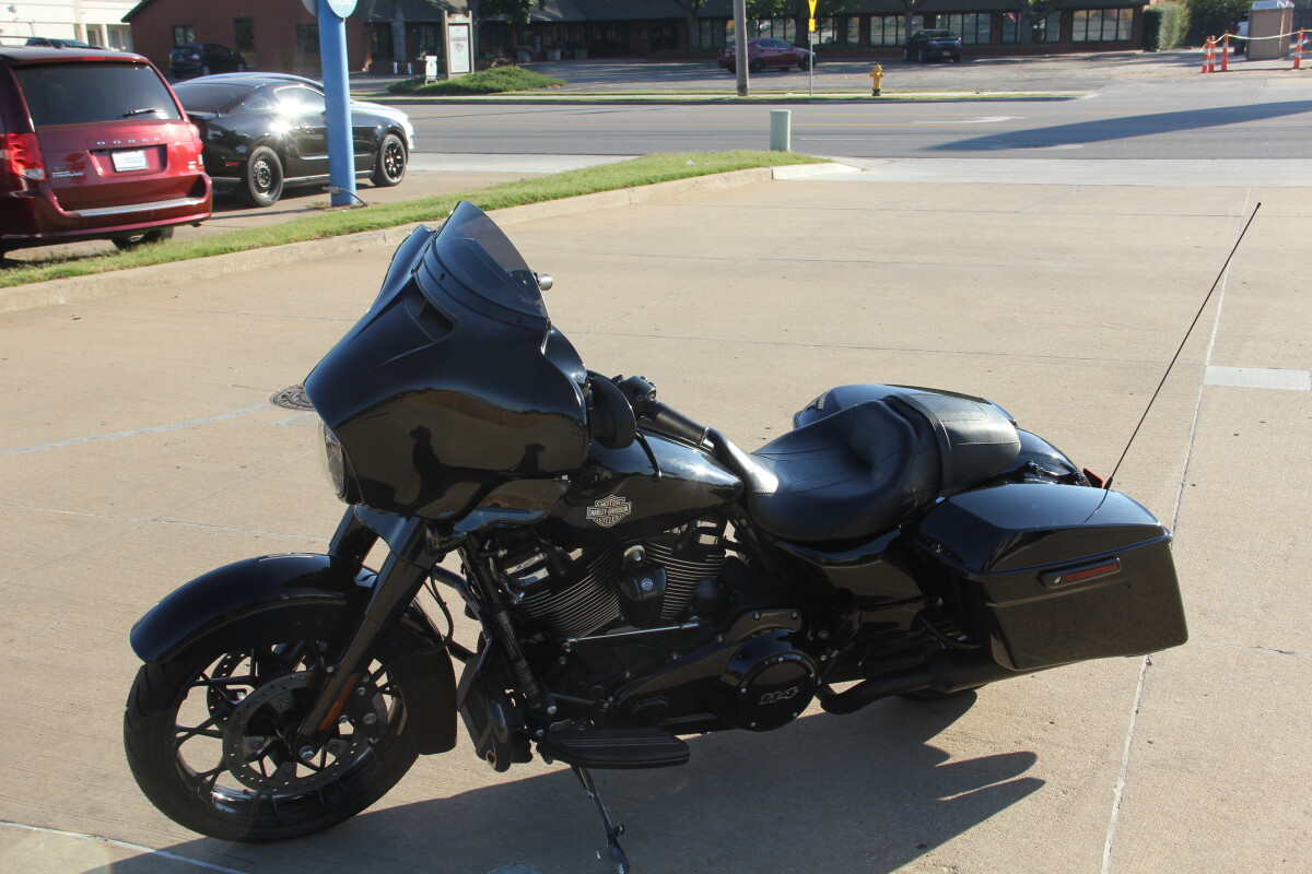 2023 Harley-Davidson Street Glide Special Vivid Black - Black Finish - Photo 6