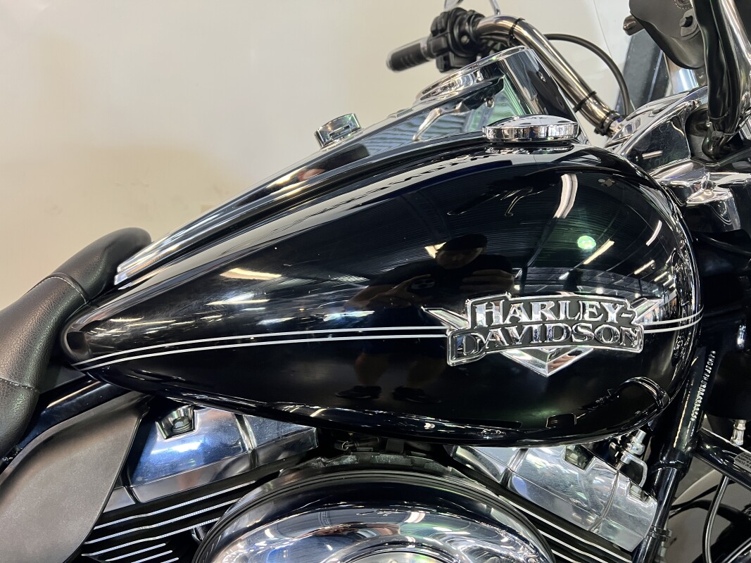 2013 Harley-Davidson Road King Classic Vivid Black FLHRC - Photo 2