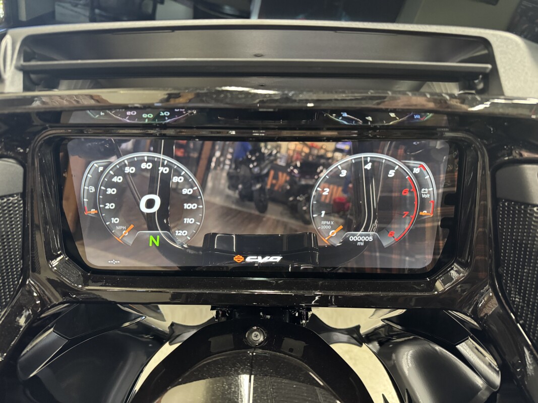 2025 Harley-Davidson CVO Road Glide FLTRXSE - Photo 4