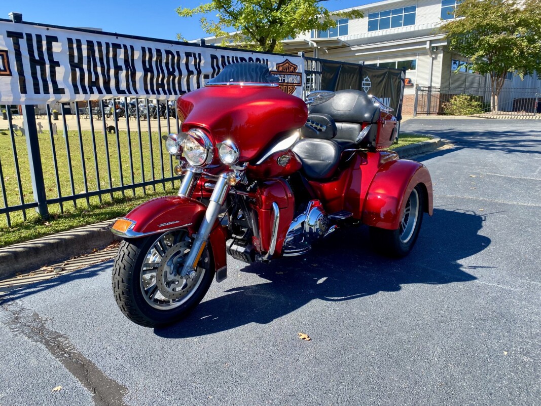 2011 Harley-Davidson Tri Glide Ultra Classic BLACK W/PINSTRIPE - Photo 3