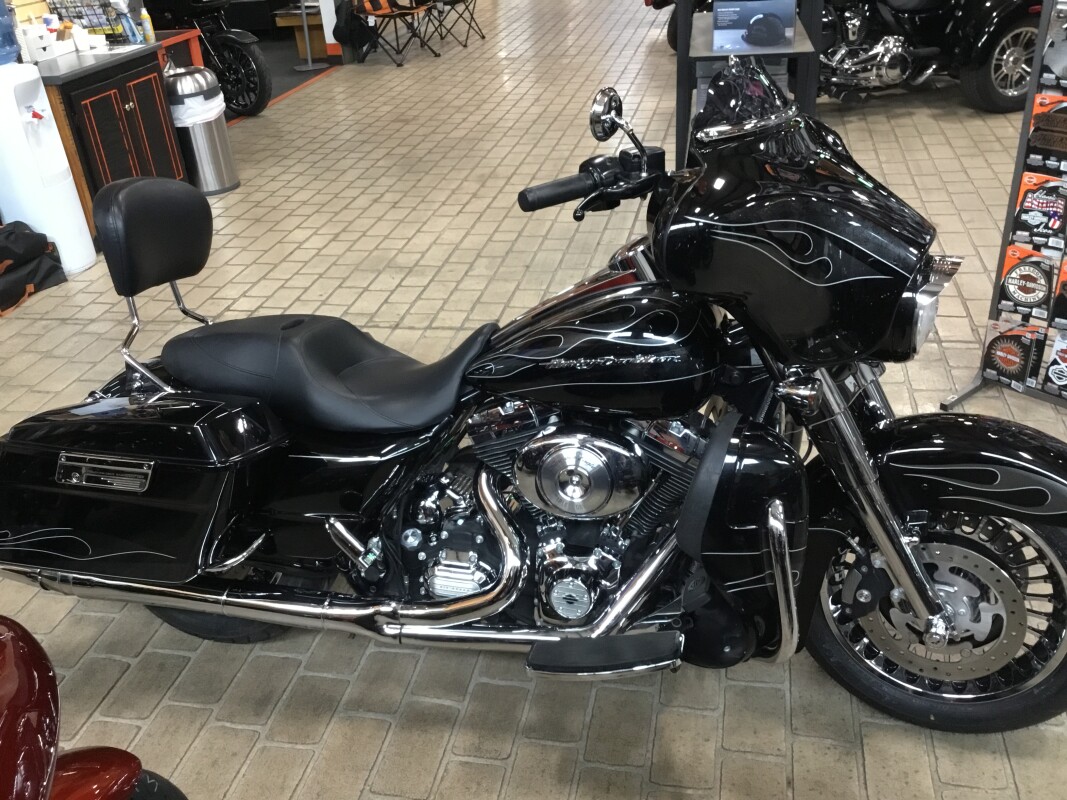 2011 Harley-Davidson Electra Glide Ultra Limited Vivid Black