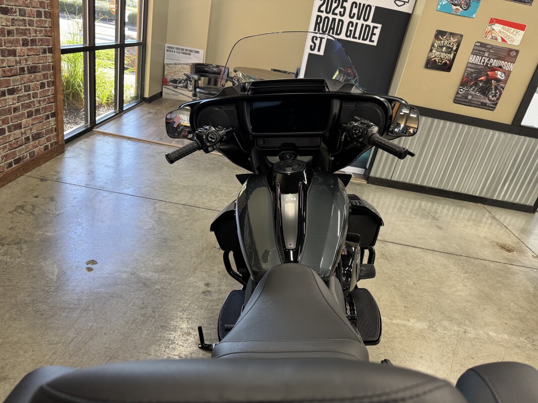 2025 Harley-Davidson Street Glide Ultra FLHXU - Photo 3