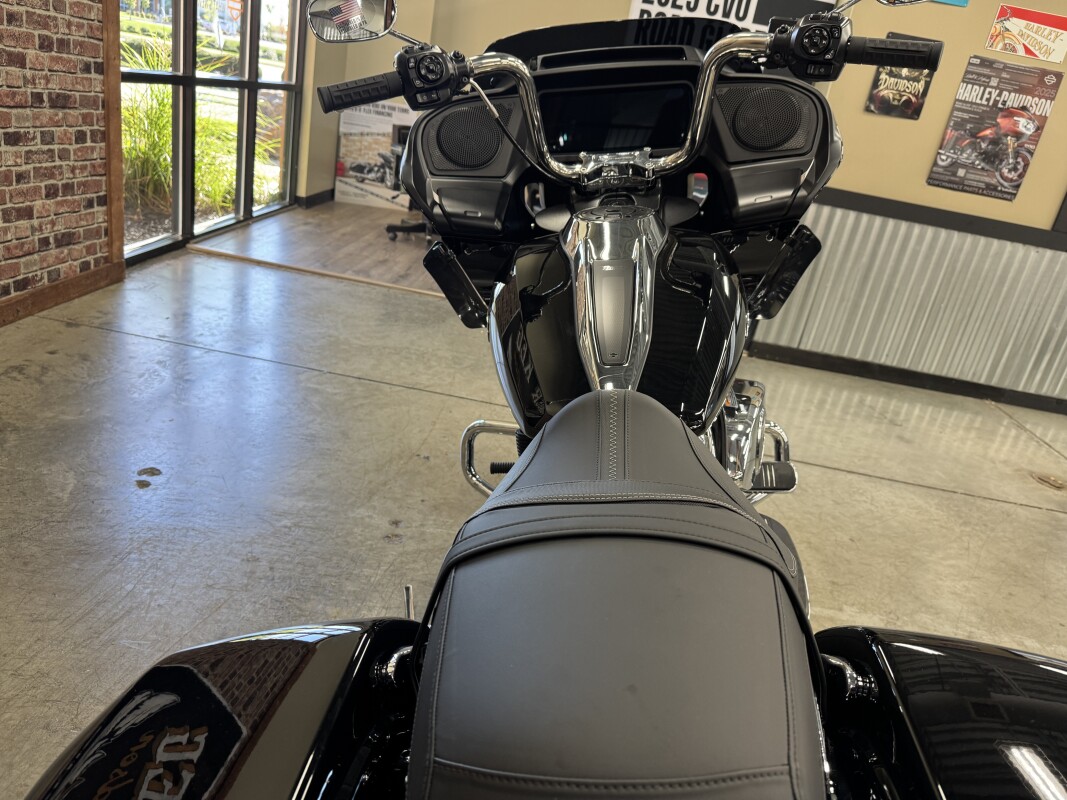 2025 Harley-Davidson Road Glide FLTRX - Photo 3