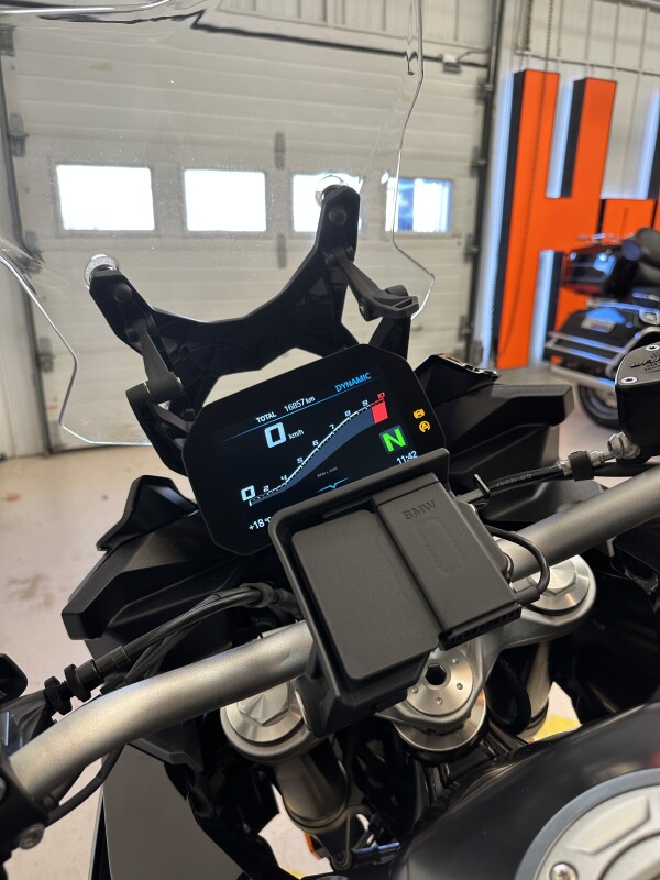 2024 BMW F 900 XR Triple Black - Photo 9