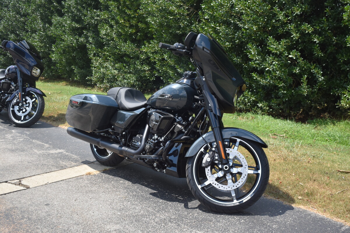 2025 Harley-Davidson Street Glide - Photo 2