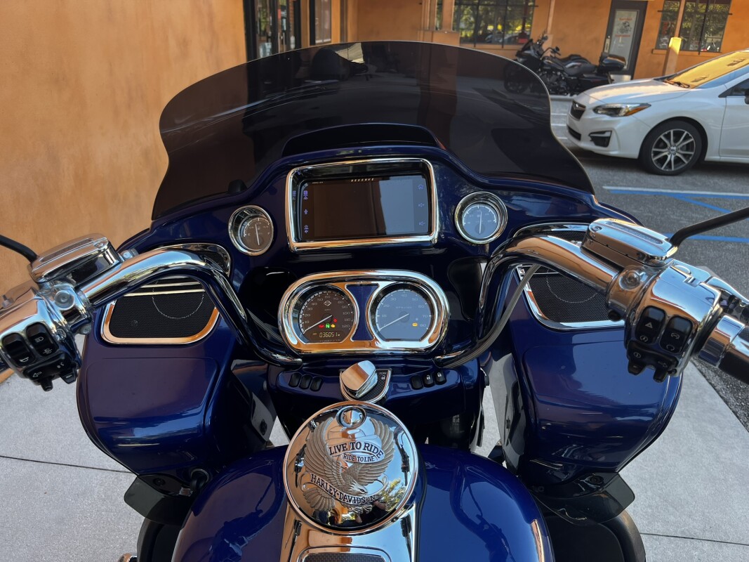 CVO Road Glide Ultra - Photo 6