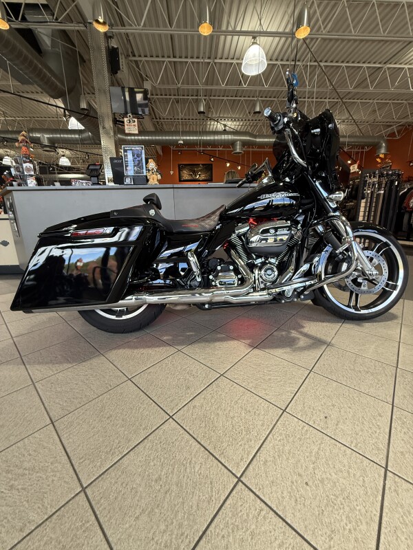 FLHXS 2017 Street Glide Special - Photo 3