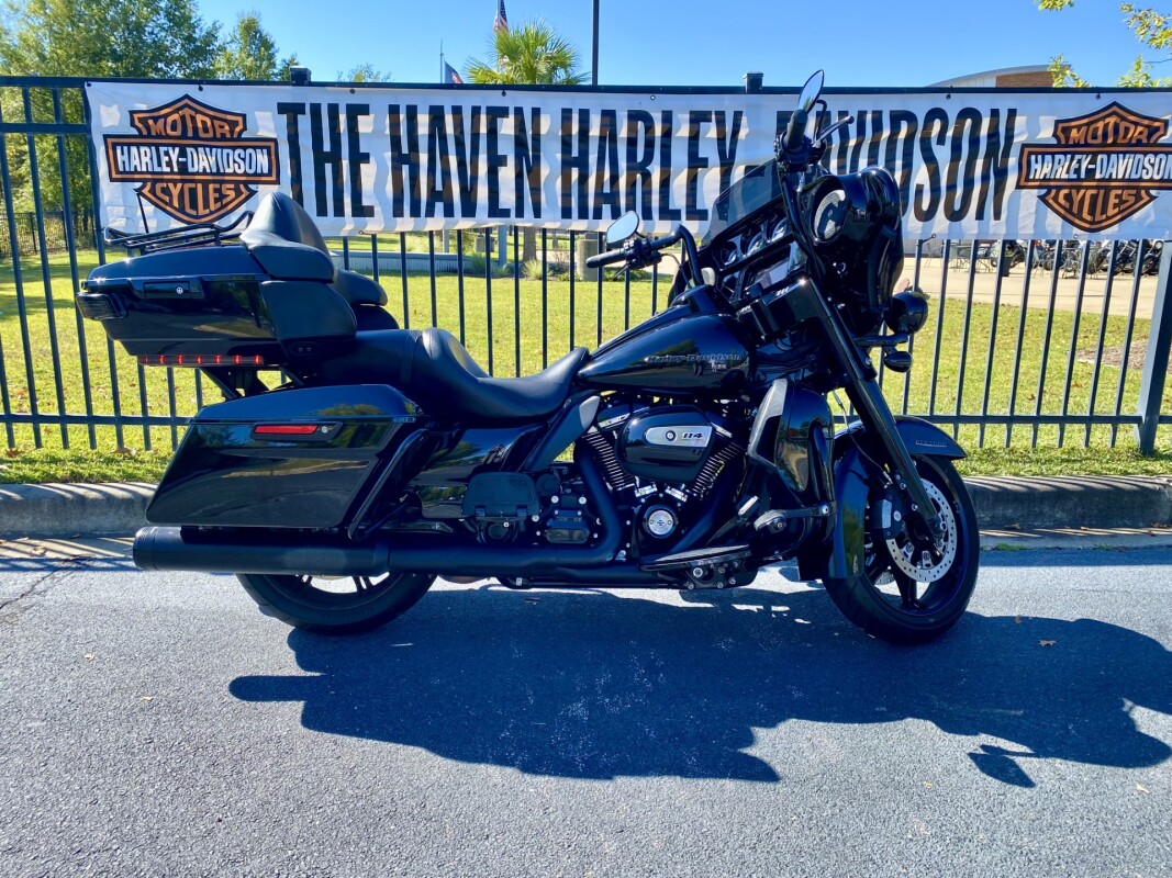 2021 Harley-Davidson Ultra Limited Vivid Black - Black Finish