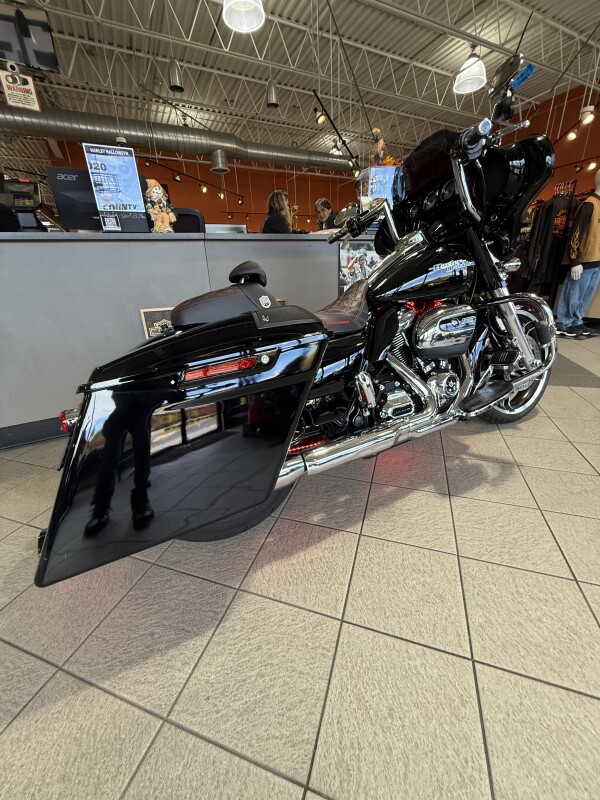 FLHXS 2017 Street Glide Special - Photo 8