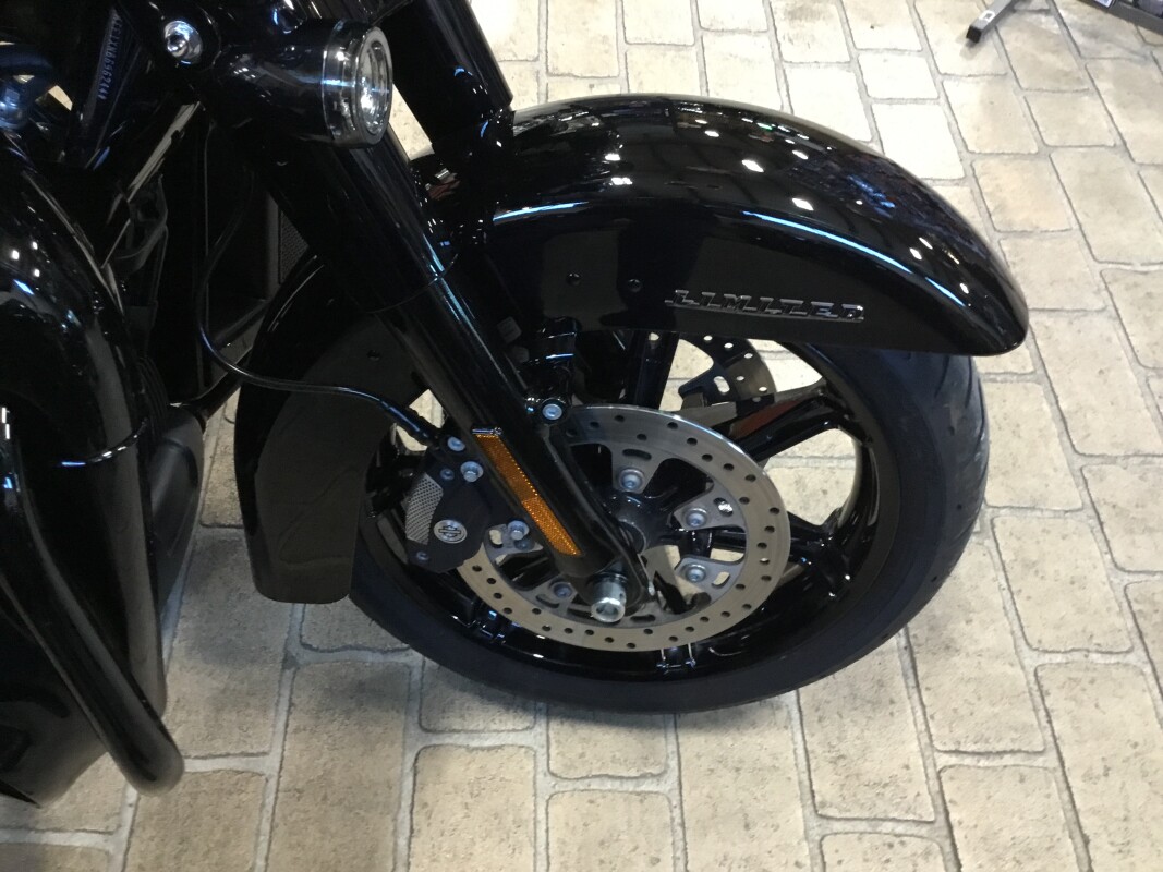 2022 Harley-Davidson Ultra Limited Vivid Black - Black Finish - Photo 3