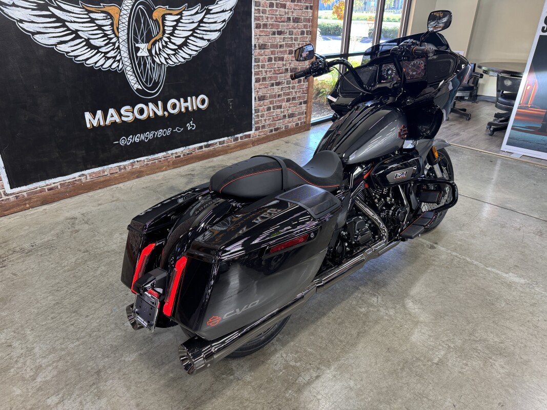 2025 Harley-Davidson CVO Road Glide FLTRXSE - Photo 6