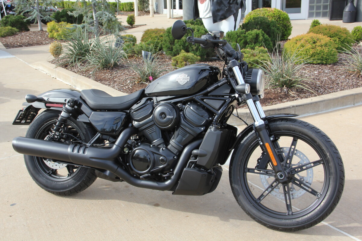 2025 Harley-Davidson Nightster Vivid Black - Photo 4