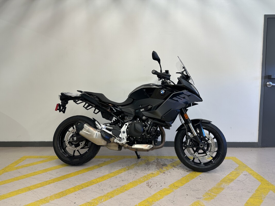 2024 BMW F 900 XR Triple Black