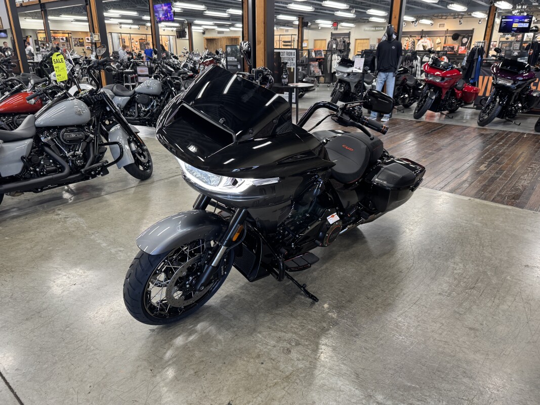 2025 Harley-Davidson CVO Road Glide FLTRXSE - Photo 10