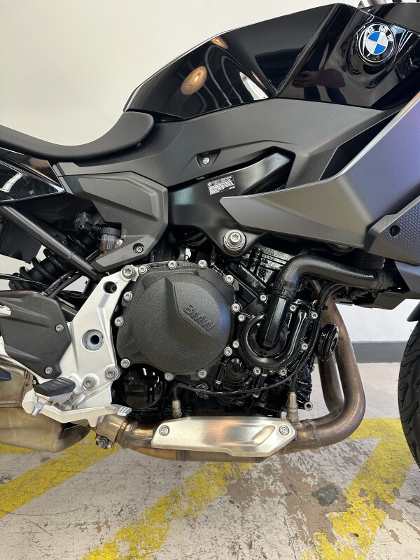 2024 BMW F 900 XR Triple Black - Photo 4