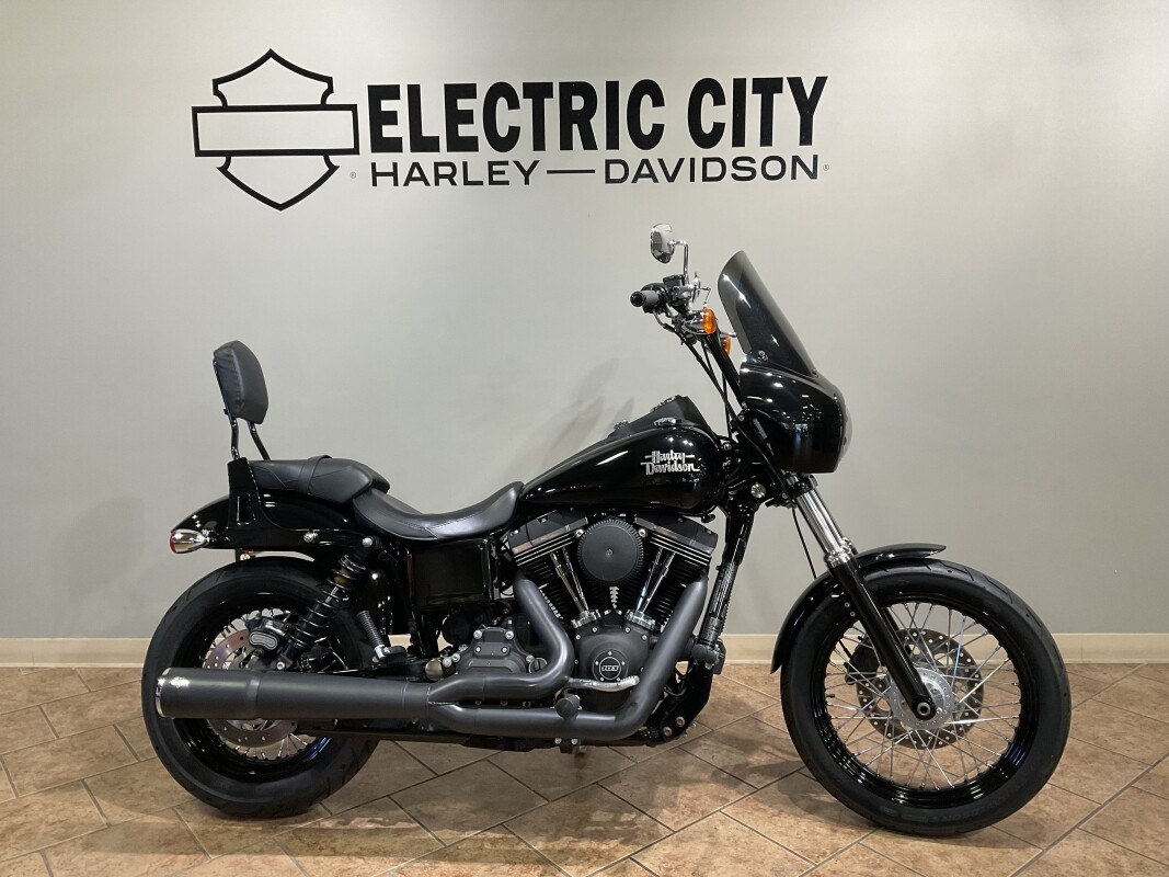 2016 Harley-Davidson Street Bob Vivid Black FXDB
