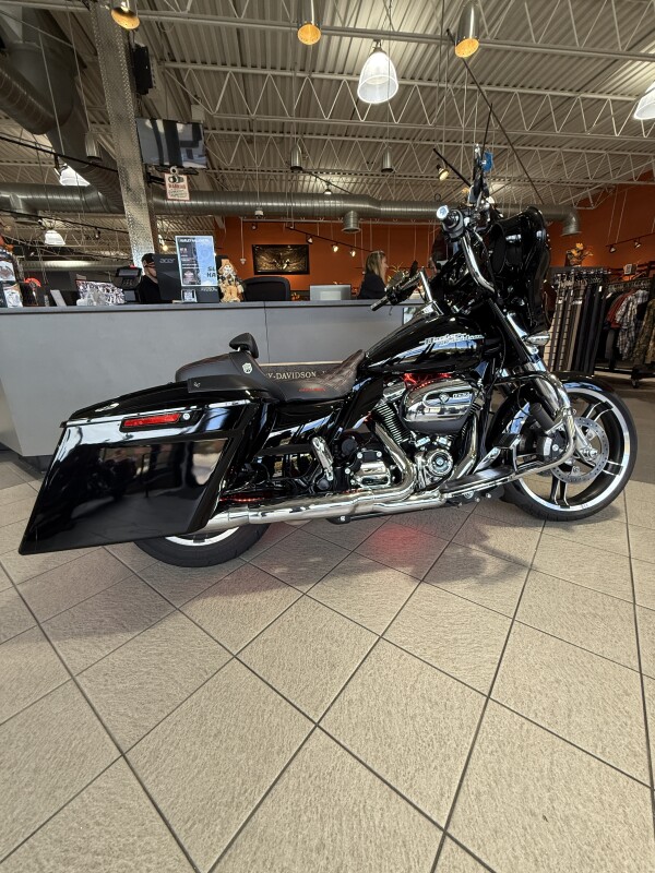 FLHXS 2017 Street Glide Special
