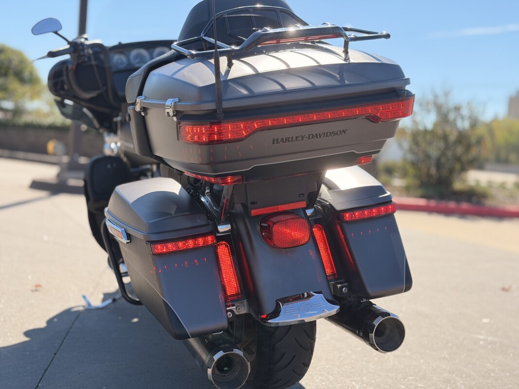 2017 Harley-Davidson Ultra Limited FLHTK CHR DNM/BLK DNM 652955 - Photo 4