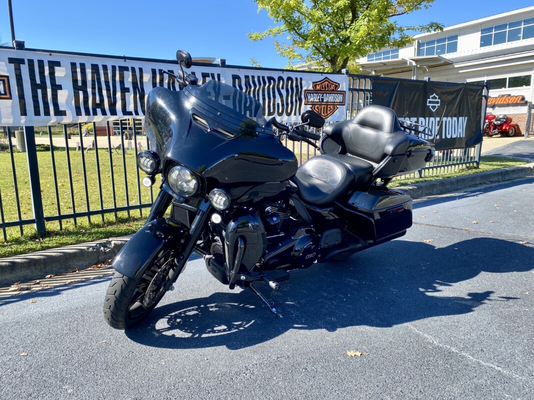 2021 Harley-Davidson Ultra Limited Vivid Black - Black Finish - Photo 3