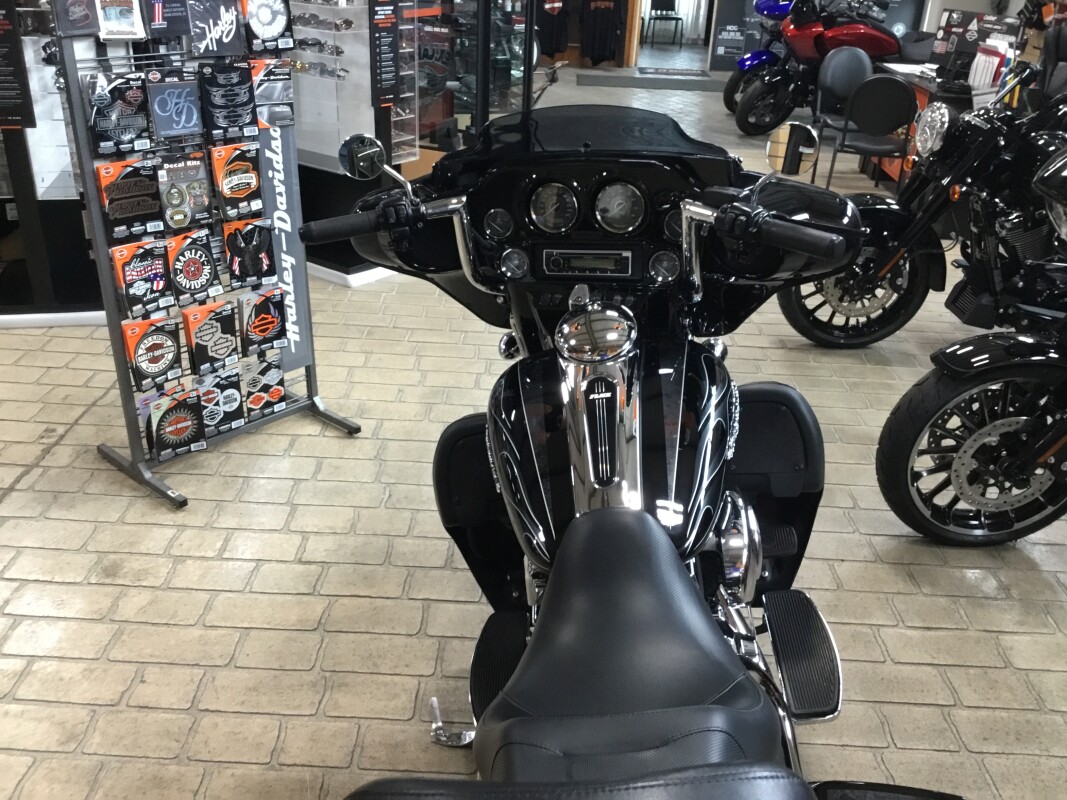 2011 Harley-Davidson Electra Glide Ultra Limited Vivid Black - Photo 7