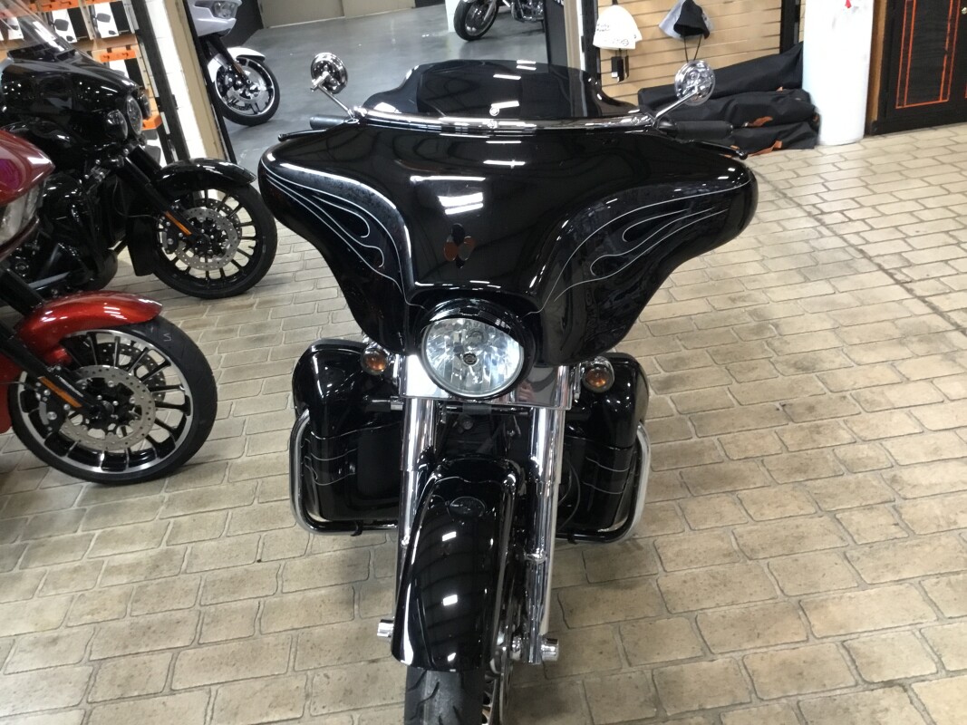 2011 Harley-Davidson Electra Glide Ultra Limited Vivid Black - Photo 8